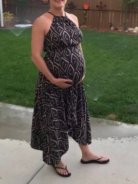 Liz Lange Black and Blush Geometric Maternity Dress